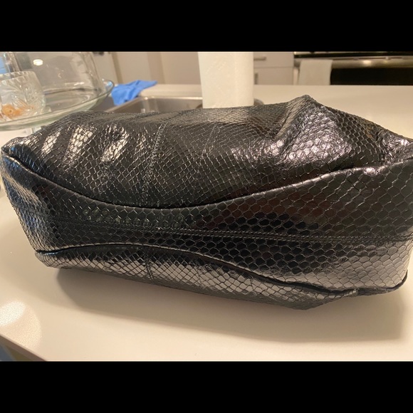 Ferragamo Miss Vara Python Bow Bag - Picture 10 of 13